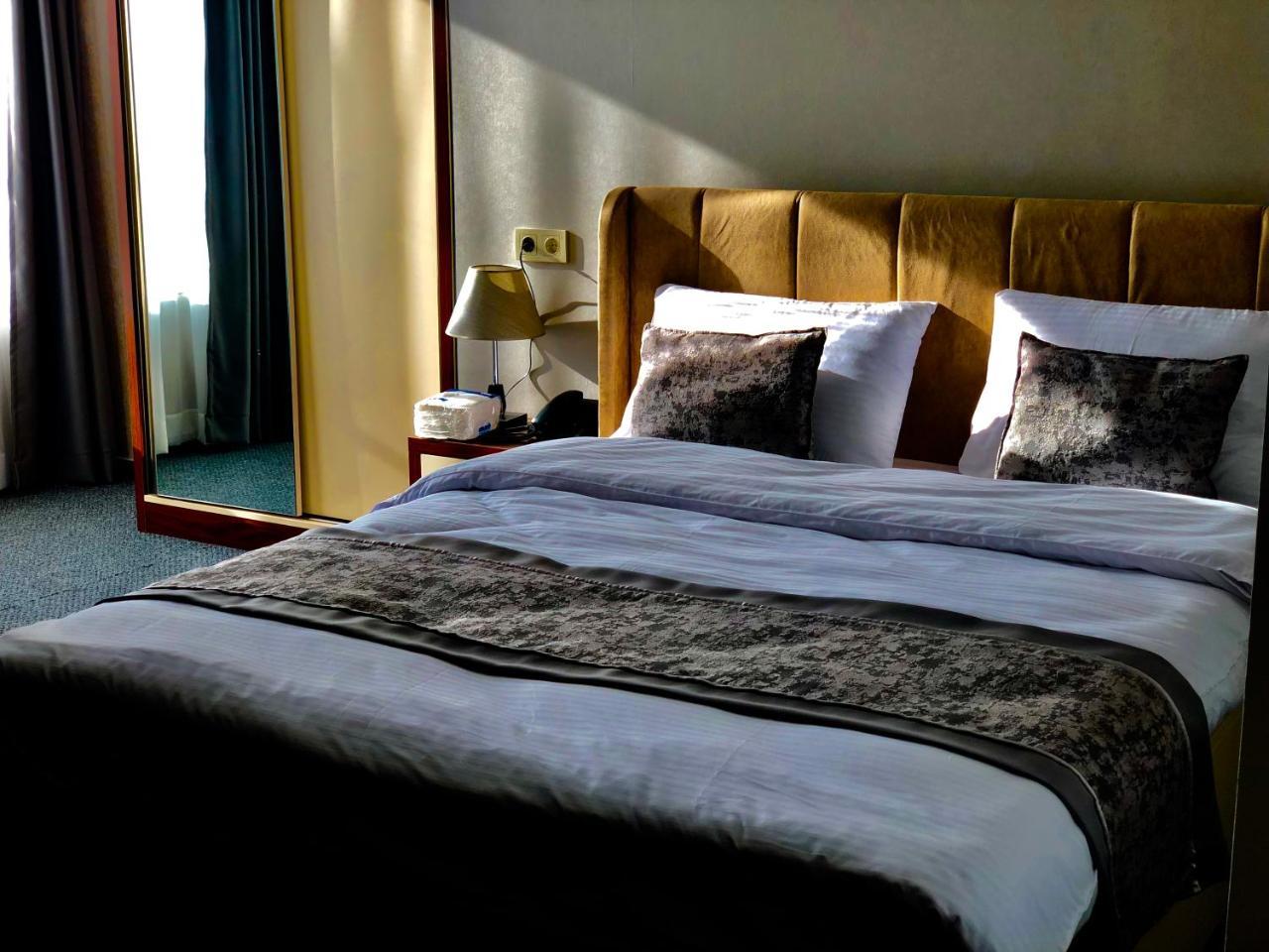 Tbili Hotel Tiflis Habitación foto