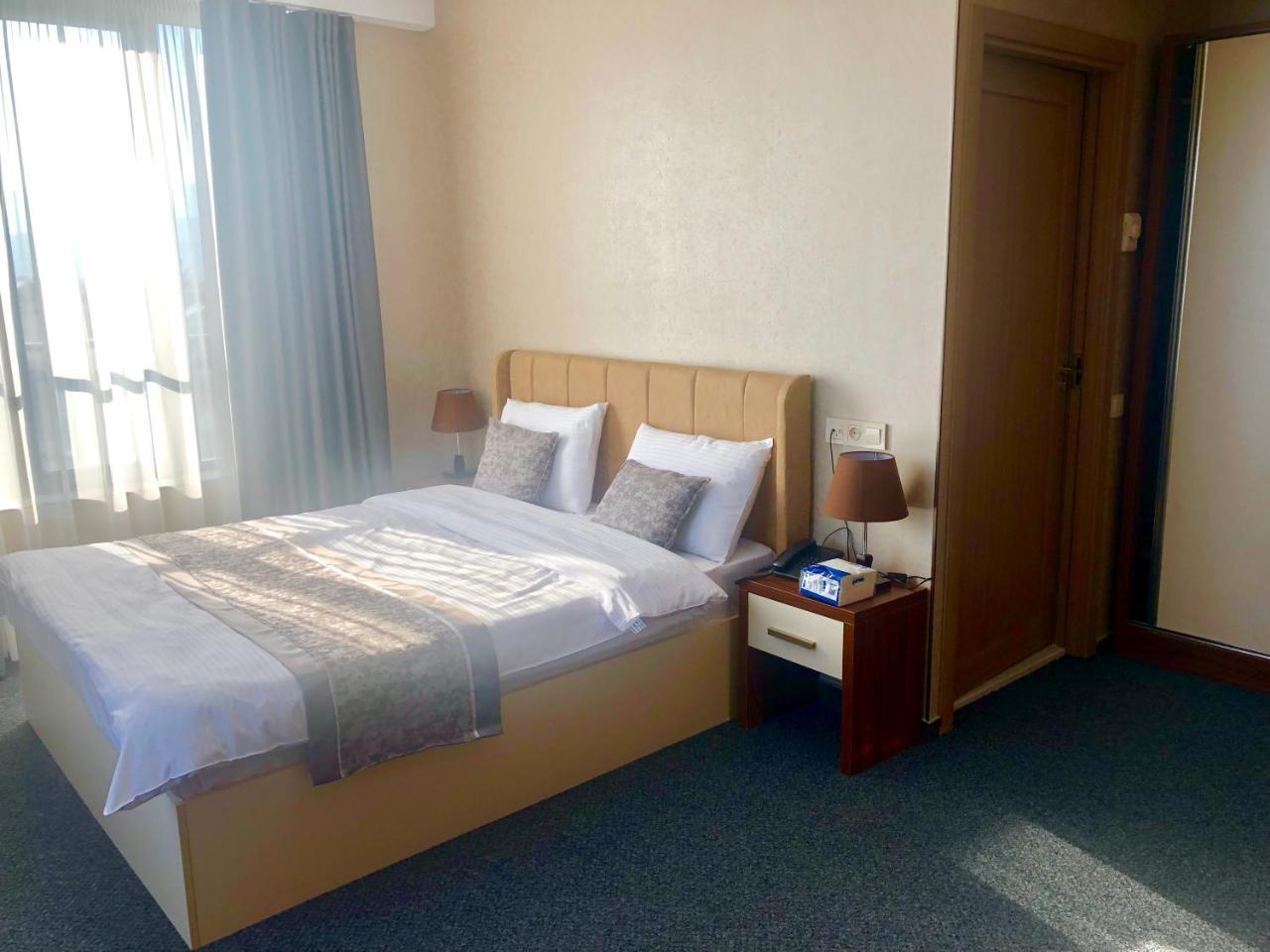 Tbili Hotel Tiflis Habitación foto